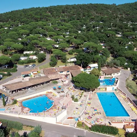Parque de Campismo Parc St Parc Montana 4*